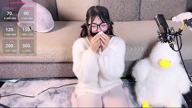 Snapshot of Yu_UwU_ chatting on 01/12/25, 03:36 Yu UwU online show from 01/12/25, 03:36