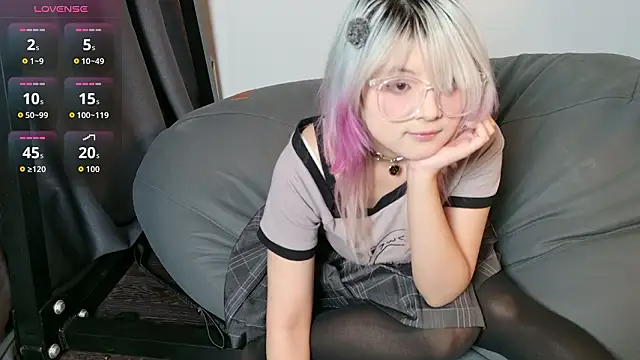 Snapshot of Yu_UwU_ chatting on 01/18/26, 01:48 Yu UwU online show from 01/18/26, 01:48