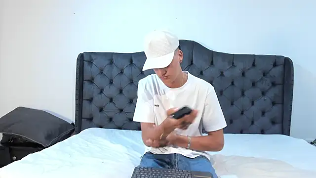 two milkyway online show from 09/22/25, 01:46