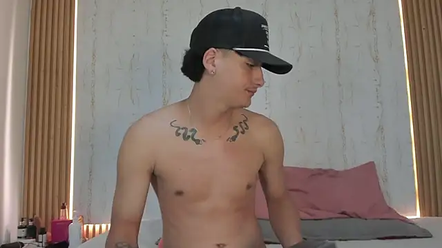 Snapshot of two_milkyway chatting on 06/03/26, 11:02 two milkyway online show from 06/03/26, 11:02