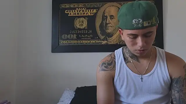 Snapshot of Thiago_x_Sahara chatting on 09/22/25, 12:51 Thiago x Sahara online show from 09/22/25, 12:51