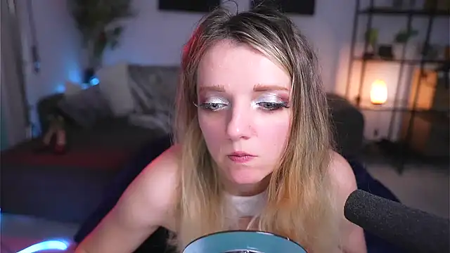 Magnetic Amy online show from 02/27/25, 01:49