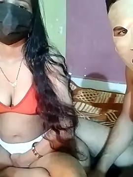 Snapshot of Coupleshow47 chatting on 02/07/25, 09:58 Coupleshow47 online show from 02/07/25, 09:58