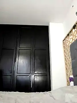 Mia WAll online show from 01/12/25, 12:12