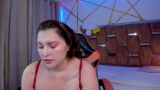 LunaPleasure online show from 10/06/25, 04:43