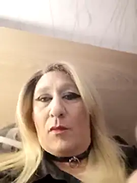 Snapshot of Sissy_Miss chatting on 03/10/26, 10:04 Sissy Miss online show from 03/10/26, 10:04