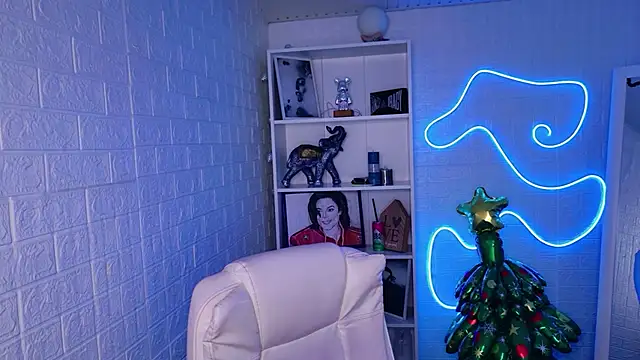 StellaFrost online show from 12/18/25, 04:35