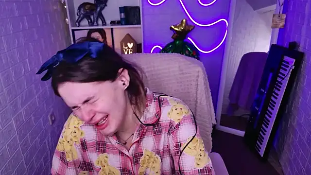 StellaFrost online show from 12/21/25, 04:03