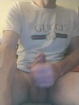 Snapshot of krecik1988 chatting on 10/11/25, 05:33 krecik1988 online show from 10/11/25, 05:33