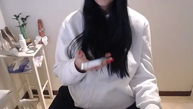 Snapshot of LasolitaAuri chatting on 01/27/25, 04:11 LasolitaAuri online show from 01/27/25, 04:11