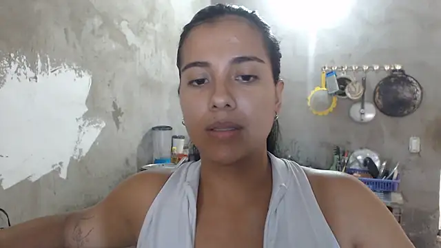 Coral0403 online show from 06/12/26, 07:24