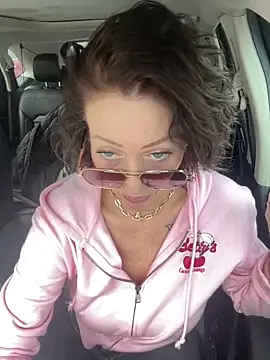 Snapshot of AlessasRoom chatting on 02/22/26, 06:28 AlessasRoom online show from 02/22/26, 06:28