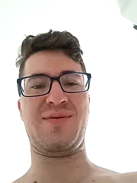 Snapshot of MrBelac chatting on 03/08/25, 04:06 MrBelac online show from 03/08/25, 04:06