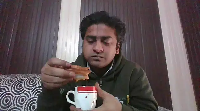 Snapshot of indihotguy chatting on 02/08/25, 06:54 indihotguy online show from 02/08/25, 06:54