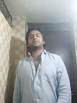 Snapshot of indihotguy chatting on 02/13/25, 08:34 indihotguy online show from 02/13/25, 08:34