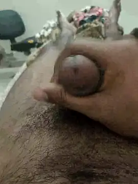 Snapshot of chinchi chatting on 02/17/25, 11:34 chinchi online show from 02/17/25, 11:34