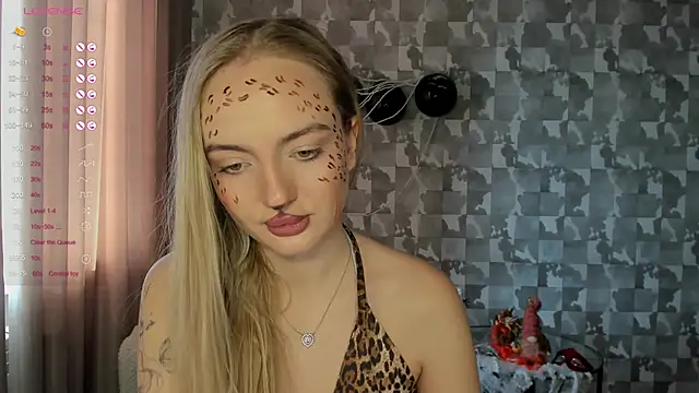 Snapshot of A_delina chatting on 10/25/25, 10:45 A delina online show from 10/25/25, 10:45