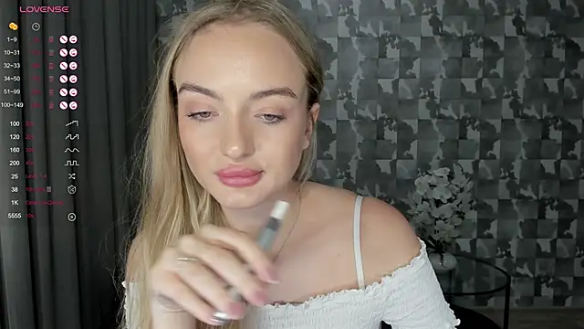 Snapshot of A_delina chatting on 11/21/25, 01:54 A delina online show from 11/21/25, 01:54