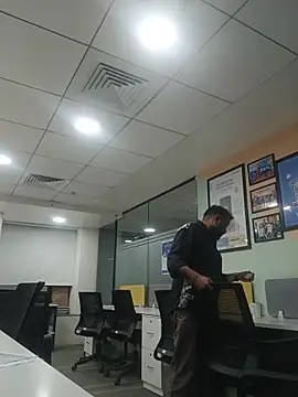 Snapshot of carria_homes chatting on 02/20/26, 02:17 carria homes online show from 02/20/26, 02:17