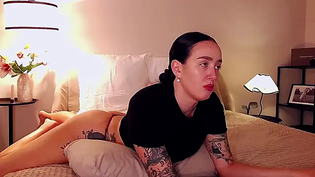 KimKhallifa online show from 06/06/26, 06:51