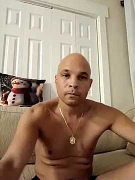 Snapshot of 3patica chatting on 12/31/24, 01:19 3patica online show from 12/31/24, 01:19