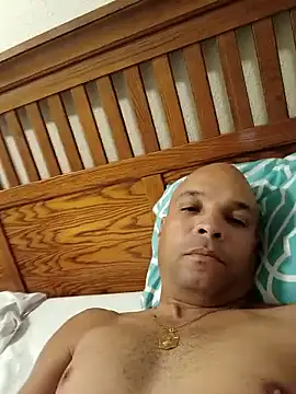 Snapshot of 3patica chatting on 02/19/25, 08:44 3patica online show from 02/19/25, 08:44