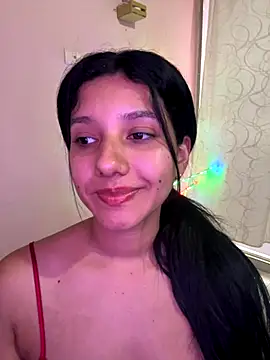 Snapshot of emmariders2 chatting on 12/01/25, 03:28 emmariders2 online show from 12/01/25, 03:28