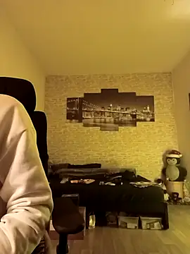 Snapshot of HalloMarcy chatting on 02/04/25, 10:34 HalloMarcy online show from 02/04/25, 10:34