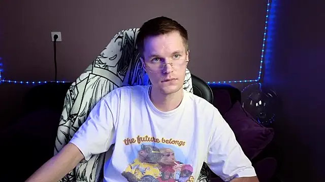 Snapshot of Leonnextdoor chatting on 01/09/25, 09:37 Leonnextdoor online show from 01/09/25, 09:37