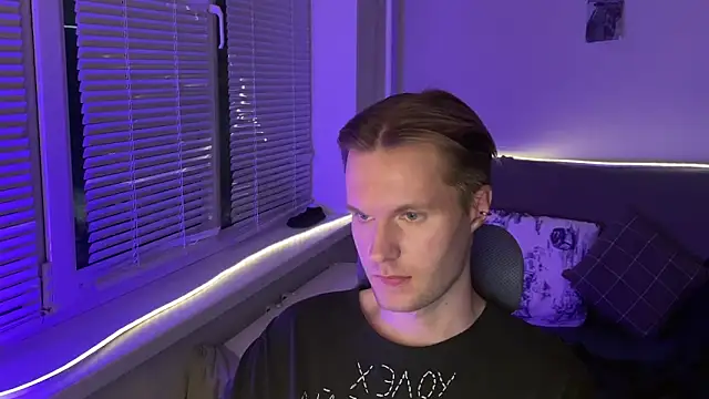 Snapshot of Leonnextdoor chatting on 01/14/26, 08:58 Leonnextdoor online show from 01/14/26, 08:58