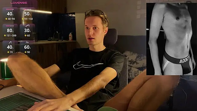 Snapshot of Leonnextdoor chatting on 02/12/26, 06:25 Leonnextdoor online show from 02/12/26, 06:25