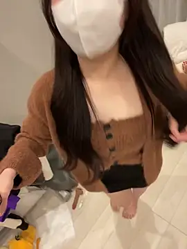 Snapshot of mina_0207 chatting on 01/15/26, 08:56 mina 0207 online show from 01/15/26, 08:56