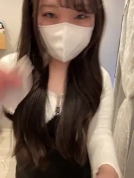 Snapshot of mina_0207 chatting on 01/17/26, 04:28 mina 0207 online show from 01/17/26, 04:28