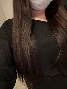 Snapshot of mina_0207 chatting on 03/22/26, 01:42 mina 0207 online show from 03/22/26, 01:42