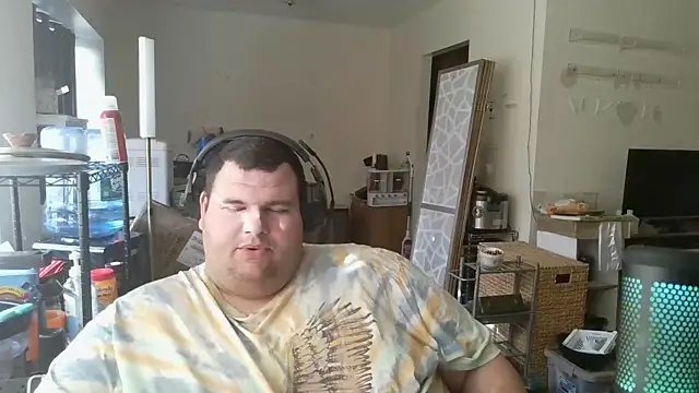 Snapshot of Hackensackneil chatting on 12/31/24, 04:57 Hackensackneil online show from 12/31/24, 04:57