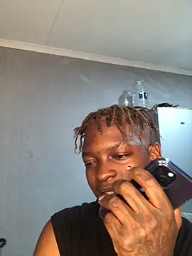 Snapshot of Redfucks333 chatting on 01/06/26, 06:33 Redfucks333 online show from 01/06/26, 06:33