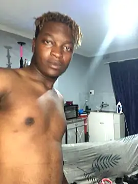 Snapshot of Redfucks333 chatting on 02/17/26, 07:09 Redfucks333 online show from 02/17/26, 07:09