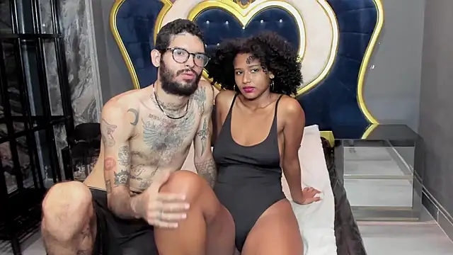 Snapshot of JenniferandBen chatting on 01/11/25, 10:18 JenniferandBen online show from 01/11/25, 10:18