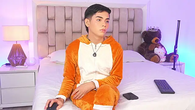 Snapshot of Maxi_little chatting on 03/11/26, 08:37 Maxi little online show from 03/11/26, 08:37