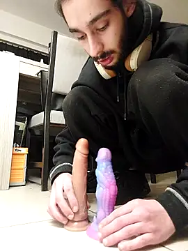 Snapshot of Levi_Latino chatting on 02/06/25, 12:43 Levi Latino online show from 02/06/25, 12:43