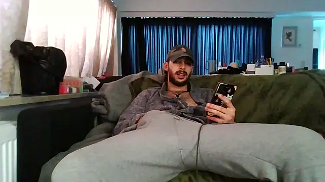 Snapshot of Levi_Latino chatting on 10/11/25, 11:09 Levi Latino online show from 10/11/25, 11:09