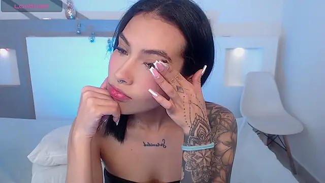 Snapshot of VenusEvans1 chatting on 01/02/25, 12:03 VenusEvans1 online show from 01/02/25, 12:03