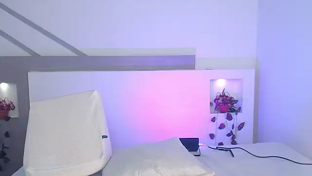 Snapshot of VenusEvans1 chatting on 02/19/25, 12:14 VenusEvans1 online show from 02/19/25, 12:14