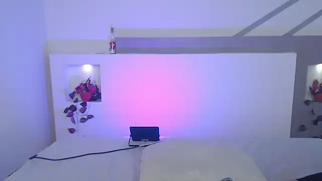 Snapshot of VenusEvans1 chatting on 03/15/25, 10:33 VenusEvans1 online show from 03/15/25, 10:33