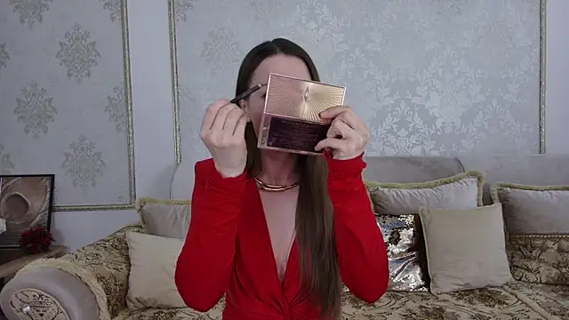 Snapshot of HelenBenit chatting on 03/11/25, 06:32 HelenBenit online show from 03/11/25, 06:32