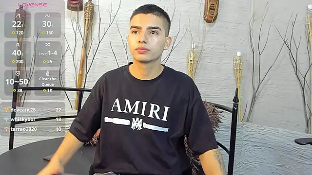 Snapshot of MarcoVitto chatting on 01/06/25, 09:52 MarcoVitto online show from 01/06/25, 09:52