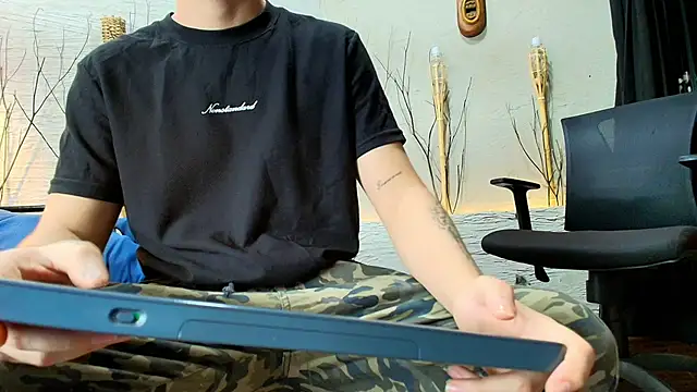 Snapshot of MarcoVitto chatting on 10/02/25, 11:39 MarcoVitto online show from 10/02/25, 11:39