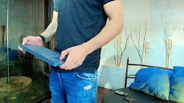 Snapshot of MarcoVitto chatting on 10/03/25, 12:02 MarcoVitto online show from 10/03/25, 12:02