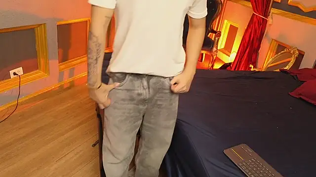 Snapshot of MarcoVitto chatting on 11/04/25, 07:57 MarcoVitto online show from 11/04/25, 07:57