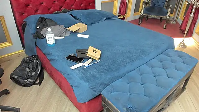 Snapshot of MarcoVitto chatting on 12/04/25, 11:52 MarcoVitto online show from 12/04/25, 11:52